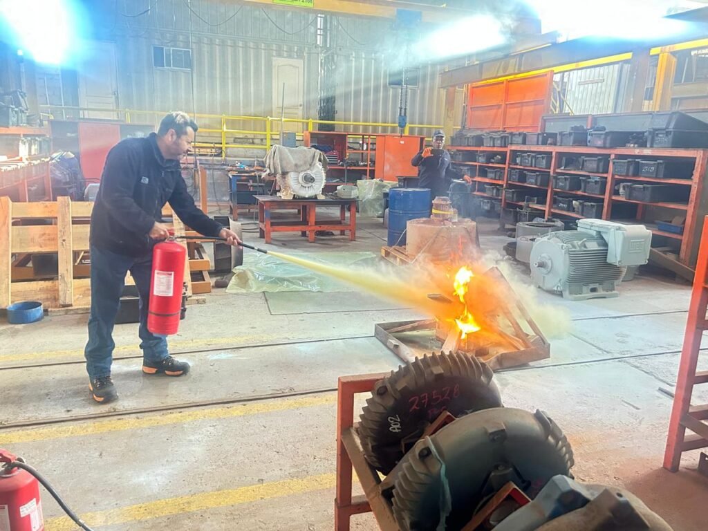 SIE LIMITADA refuerza su compromiso con la seguridad tras exitoso simulacro de incendio en Antofagasta 2 WhatsApp Image 2026 03 27 at 10.47.25 1